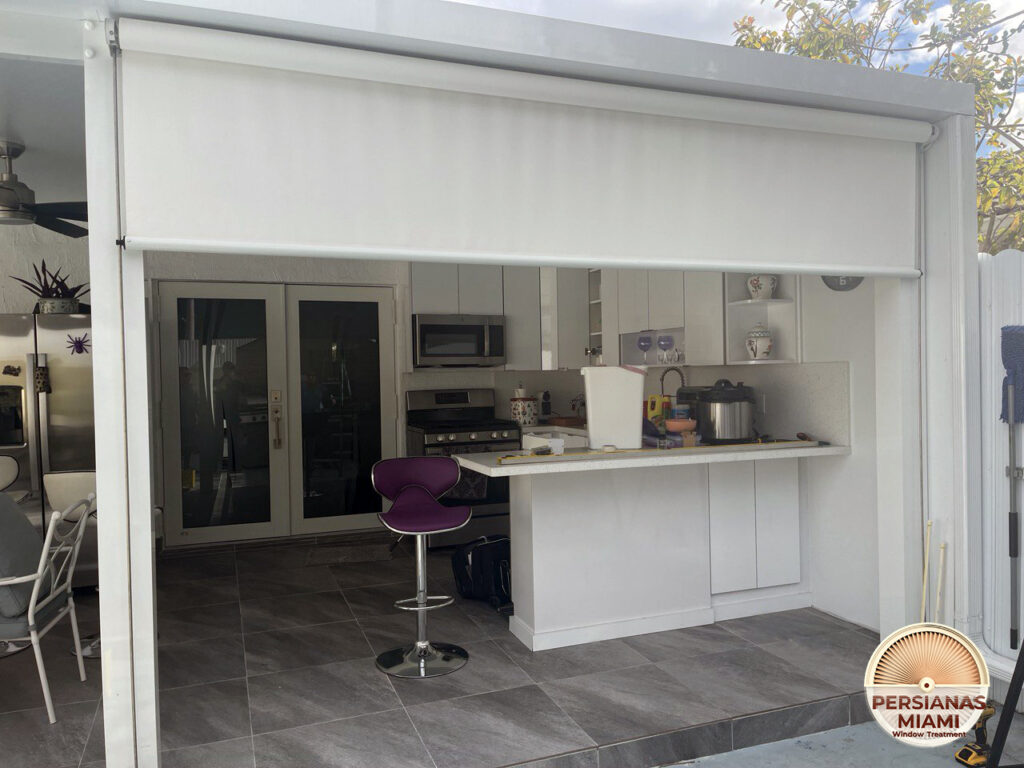 exterior zipper screen